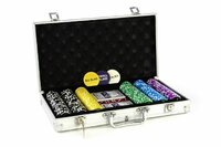 Pokerový set v praktickém kufříku ULTIMATE 300 žetonů Pokerový set v praktickém kufříku ULTIMATE 300 žetonů